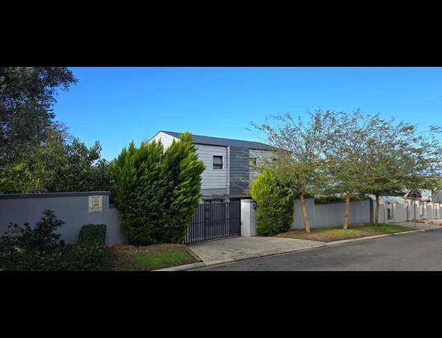 3 BEDROOM HOUSE FOR SALE IN TAFELZICHT